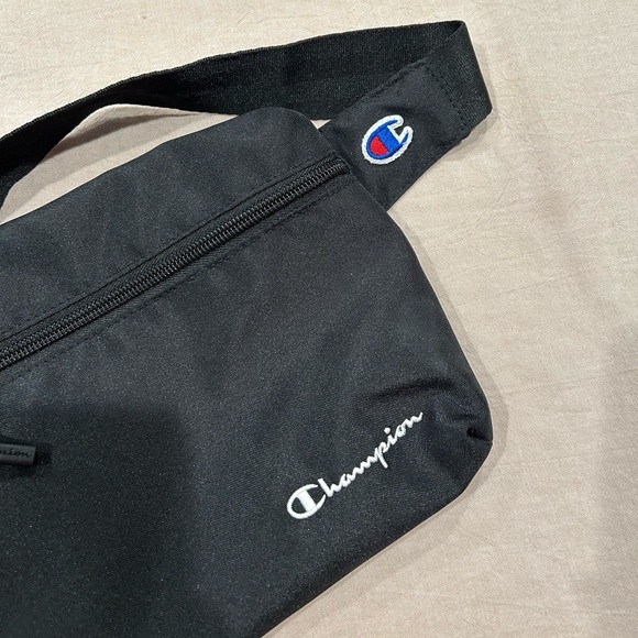 Champion Fanny Pack - Picture 2 of 5